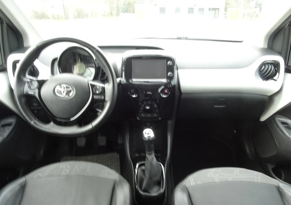 Toyota Aygo cena 32700 przebieg: 34900, rok produkcji 2015 z Ropczyce małe 154